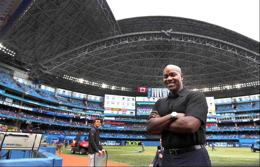 Carlos Delgado celebró el nombramiento de Charlie Montoyo como dirigente de Toronto.