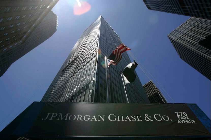 El gobierno busca que JP Morgan compre sus Trans.