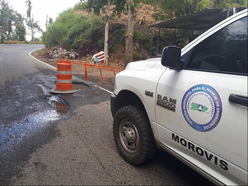 Vehículo de Manejo de Emergencias en una carretera de Morovis. (Suministrada)