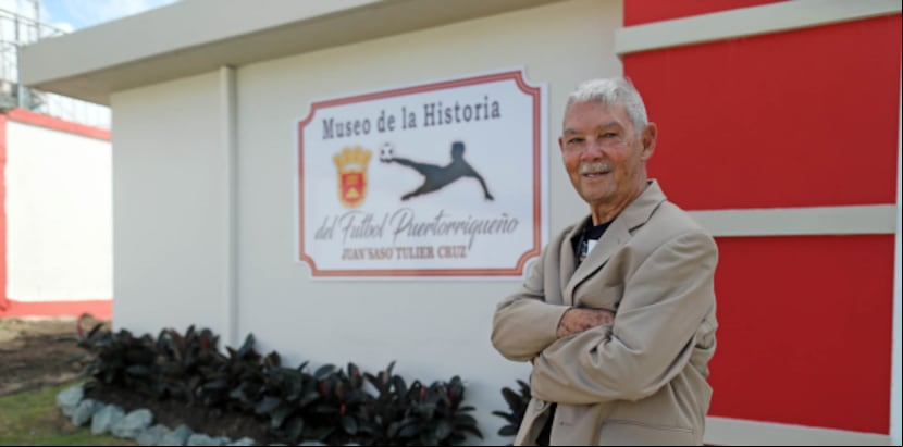 El Museo del Fútbol lleva el nombre de Juan “Saso” Tulier Cruz, un exjugador y propulsor del deporte, quien compartió con Primera Hora en la instalación esta semana. (Foto/David Villafañe)