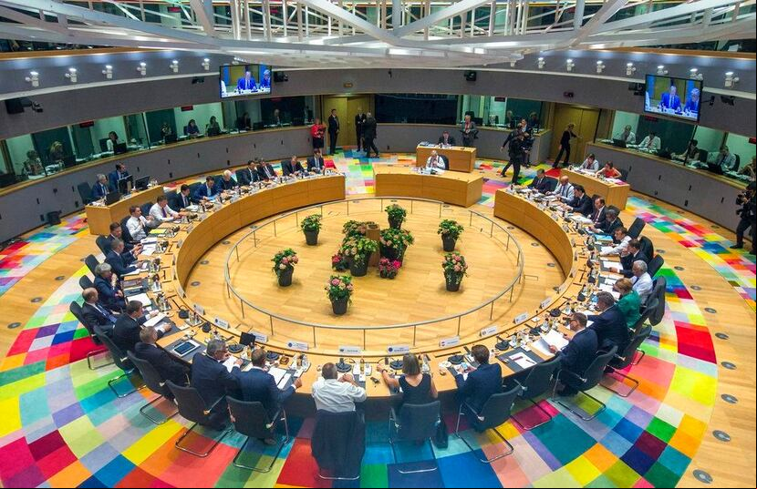 Esta fotografía muestra una vista general de la cumbre de la Unión Europea en Bruselas. (AP)
