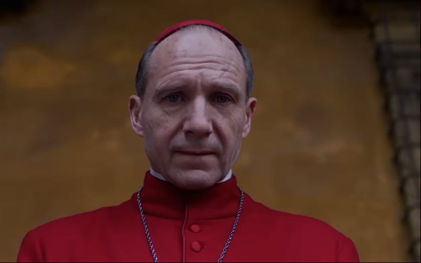 La película "Conclave" está protagonizada por el actor Ralph Fiennes.