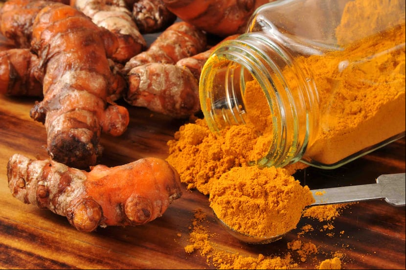 Se dice que el ingrediente activo de la cúrcuma, la curcumina, es el que produce los efectos positivos.