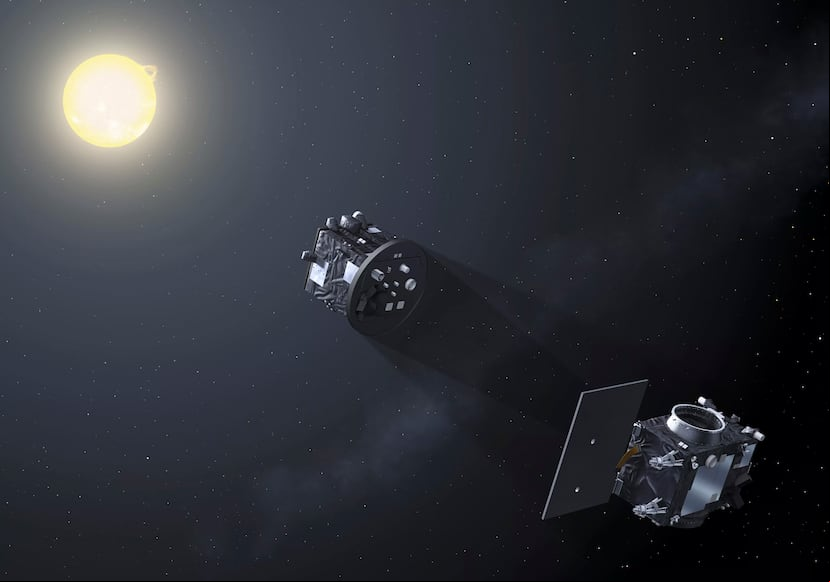 Esta imagen, proporcionada por la Agencia Espacial Europea, muestra un par de sondas que crean un eclipse total de sol artificial con su posicionamiento en pleno vuelo.