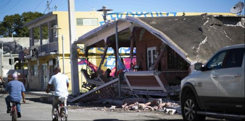 Daños causados por los terremotos en la calle 25 de julio, en Guánica. (tonito.zayas@gfrmedia.com)