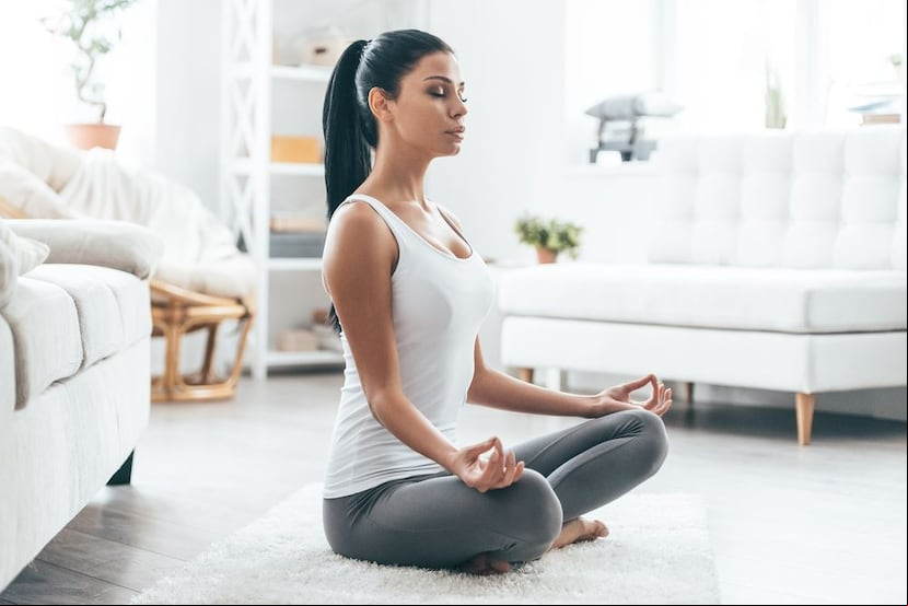 Meditar tiene beneficios para la salud, entre ellos, bajar la ansiedad.