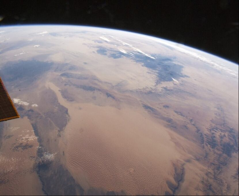Esta imagen tomada desde la Estación Espacial Internacional muestra parte del desierto de Sahara. (AFP / NASA)