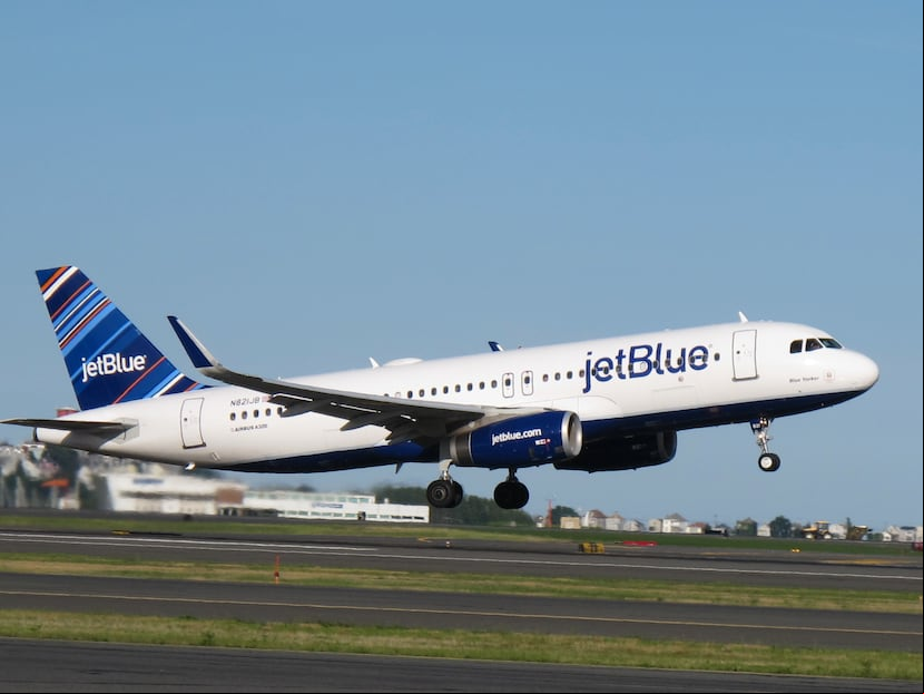 Los clientes que no acepten usar una cubierta para la cara no podrán abordar ninguna aeronave, advirtió la aerolínea JetBlue.