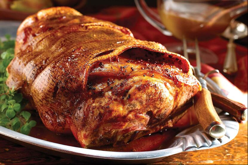 Aprende cómo preparar tu propio adobo para un rico pernil. (Archivo GFRMedia)